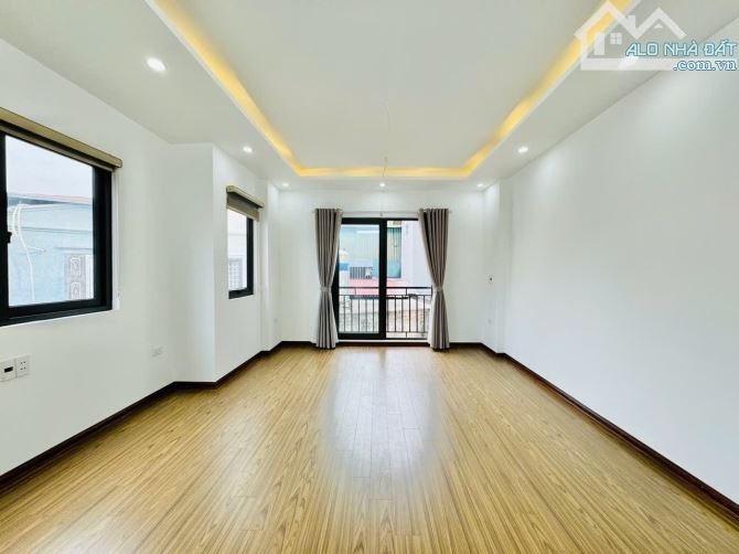 Lô góc, 10m ô tô, Lạc Trung, Hai Bà Trưng, 38m x 5T, 6.1 tỷ