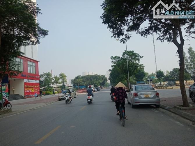 Bán đất dịch vụ Đìa Lão, Kiến Hưng đường 12m vỉa hè ô tô tránh, 50m2 giá chỉ 10.5 tỷ