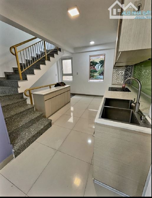 Mặt tiền Nguyễn Văn Luông CXPLD chợ Hồ Trọng Quý 64m2, 4 tầng mới tinh vào ở ngay chỉ 11t.