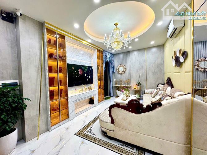 BIỆT THỰ MINI ĐỐNG ĐA-DT 35M, NHỈNH 8 TỶ-GẦN Ô TÔ-VIEW HỒ-THANG MÁY-FULL NỘI THẤT XỊN NHẬP