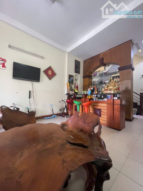 BÁN NHÀ MT VIEW SÔNG BÌNH ĐÔNG P13 QUẬN 8 - KHU VỰC TỔ CHỨC HỘI XUÂN TRÊN BẾN DƯỚI THUYỀN