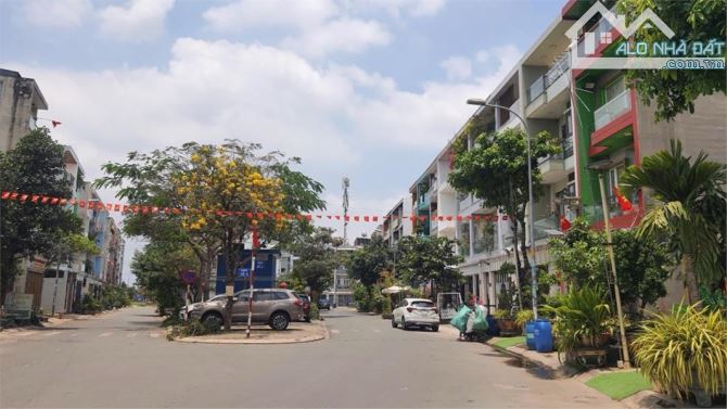 BÁN ĐẤT 1.200M² – GÓC 2 MẶT TIỀN – LÊ NGUNG – GẦN AEON – GIÁ CHỈ 70 TỶ – SỔ RIÊNG