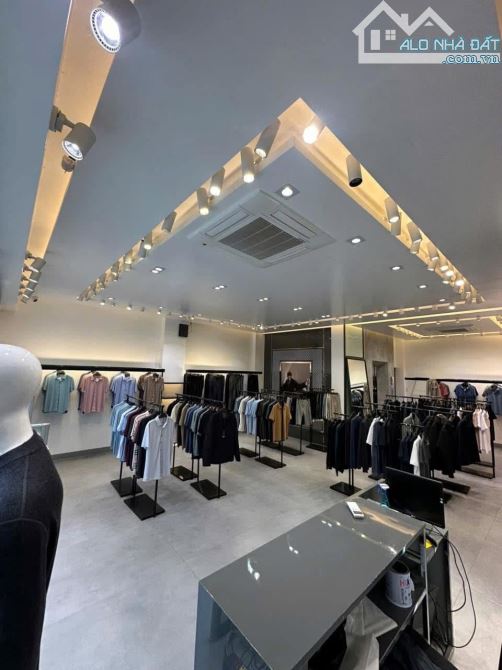 Bán nhà mặt phố Nguyễn Quý Tân chợ Đông ngô Quyền