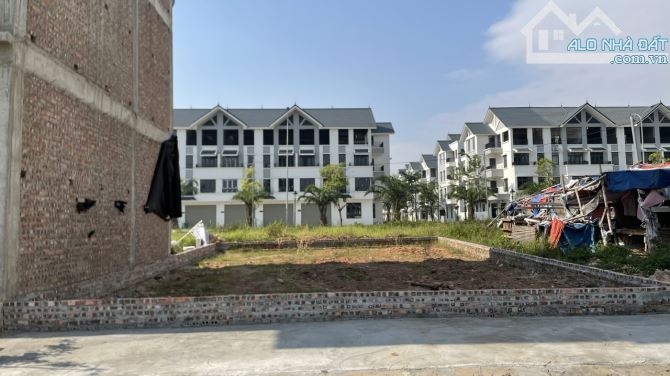 Bán 140m2 đất phân lô Lai Xá, Hoài Đức, gần đường 33m, phù hợp xây chung cư, văn phòng