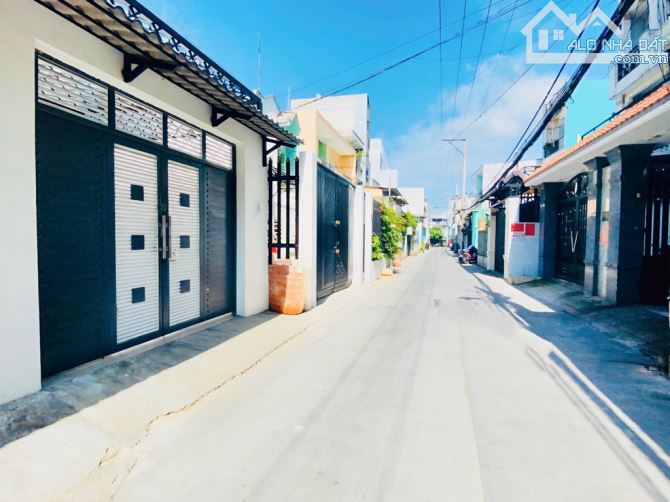 NHÀ MỚI ĐẸP GÂN CHỢ BÌNH TRỊ ĐÔNG - GIÁP TÂN PHÚ- QUẬN 6- TÊN LỬA- 77M2- 4 TẦNG- 7 TỶ HƠN