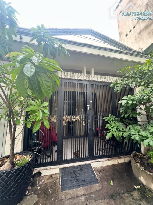 Nhà cấp 4 đường PHAN THỊ HÙM, p TMT, Q12, dt 81m2 (4,3mx19m), Hẻm Ôtô. 3,999Tỷ