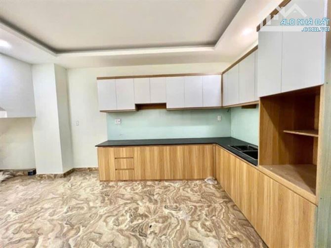 NHÀ 4 tầng Đường HÀ HUY GIÁP / P. Thạnh Lộc, Quận.12 dt 63m2 (4mx16m) Hẻm 12m  💵 5,6tỷ.