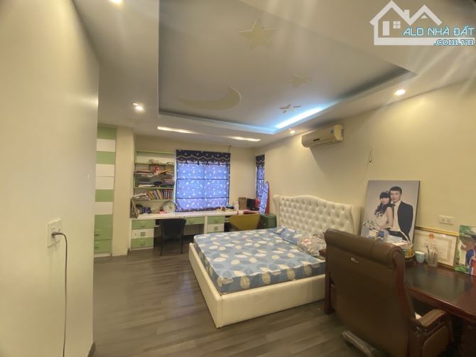 Bán nhà khu đô thị Việt Hưng 198m2 xây 4 tầng , gara ô tô , vỉa hè rộng đường ô tô tránh - 11