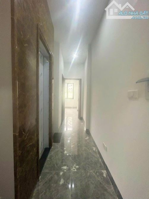 Nhà đẹp ở ngay Ngọc Khánh Ba Đình. Sổ A4 51m, 5 tầng MT3m5 Giá 15 tỷ Ngõ ô tô tránh - 1