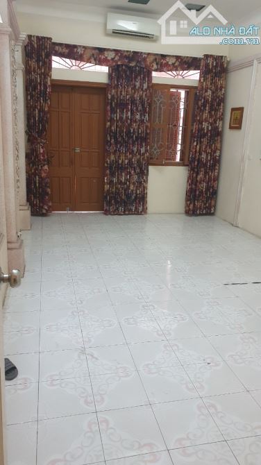 Cho thuê nhà Văn Quán ngay chân chung cư 24 Nguyễn Khuyến 65m 4 tầng - 1