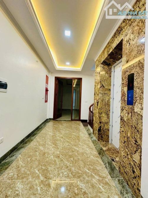 TOÀ NHÀ VĂN PHÒNG PHÂN LÔ VỈA HÈ THANG MÁY 7 TẦNG - OTO TRÁNH 65M*7T CHỈ 32 TỶ. - 1