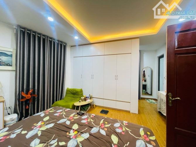 BÁN NHÀ LÔ GÓC PHỐ NGUYỄN KHANG - 46M2 - 6T THANG MÁY - MT 5.4 - NHÀ CỰC ĐẸP - GIÁ 15 TỶ - 1