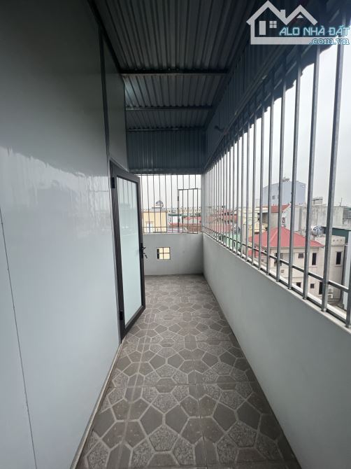 Ngõ thoáng, ngay sát Chợ, Nhà Văn Hóa. Gần Ngã Tư Lê Trọng Tấn - Tố Hữu. Giá nhỉnh 5 tỷ - 1