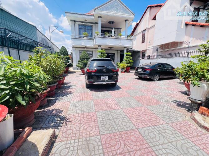 BIỆT THỰ MẶT TIỀN TRƯƠNG VĂN THÀNH, DT 415M²(NGANG 13M), KINH DOANH ĐỈNH - 1