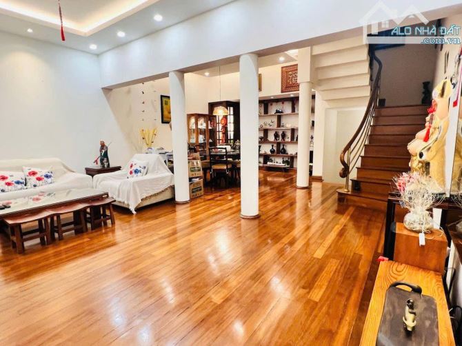Bán nhà ngõ ô tô Linh Lang KD nhà hàng Diện tích 85m2, 4 tầng, mặt tiền 6,65m, giá 42,5 tỷ - 1