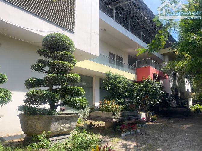 Giá Đầu tư giảm 30%! Biệt thự vườn có sân goft + hồ bơi  6.400m2 tại TP.Thuận An. TP.HCM - 1