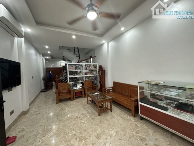 Bán nhà NGUYỄN KHANG 52m2 x 5 tầng dân xây chắc chắn, nội thất cao cấp - 1