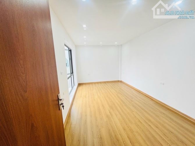 NHÀ MẶT NGÕ KẺ TẠNH, TẶNG NỘI THẤT, OTO ĐỖ CỬA - 1