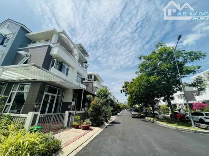 Nhà ngay Huỳnh tấn phát  Quận 7 - ven sông - 7.4x18 - Hầm trệt 3 lầu - 19,5 tỷ SHR - 1