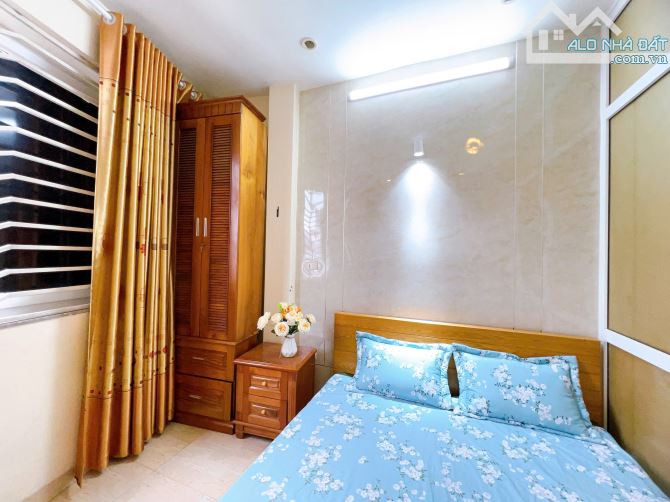Cho Thuê CCMN Mặt Phố Khâm Thiên Đống Đa 30m2 1K1N Cửa Sổ Full Nội Thất Ô Tô Đỗ Thang Bộ - 1