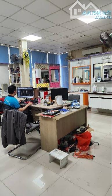 Mặt Phố Đống Đa/ 24.5 tỷ/61 M2/7 tầng/7.5 M tiền - 1