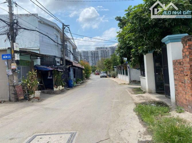 Nhà cấp 4 SHR 201m2 đường 138 Tân phú Q9 ngang bề thế 10m - 1