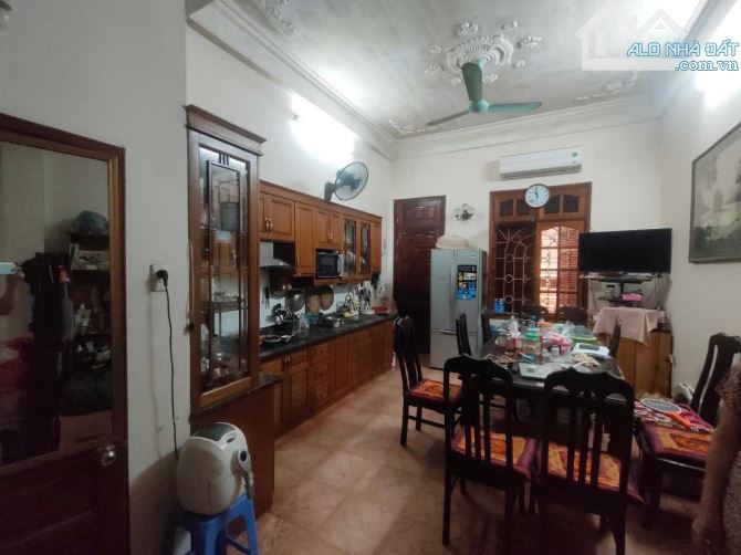 CẦN BÁN GẤP NHÀ 4T PHÂN LÔ Ô TÔ TRÁNH KINH DOANH PHÙNG CHÍ KIÊN CẦU GIẤY 80M2 MT 4.5M 21TỶ - 1