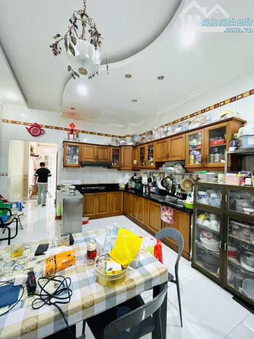 Bán nhà mặt tiền Q8 dưới 10 tỷ, Tạ Quang Bửu P5 Q8, 4 tầng đúc 5PN 4WC khu phân lô, TL - 1