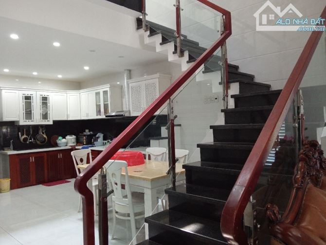 HOT BÁN GẤP NHÀ 3 TẦNG 3 MÊ ĐÚC - NGUYỄN PHƯỚC NGUYÊN DT KHỦNG 157M2 NGANG 5M NHỈNH 7TY - 1