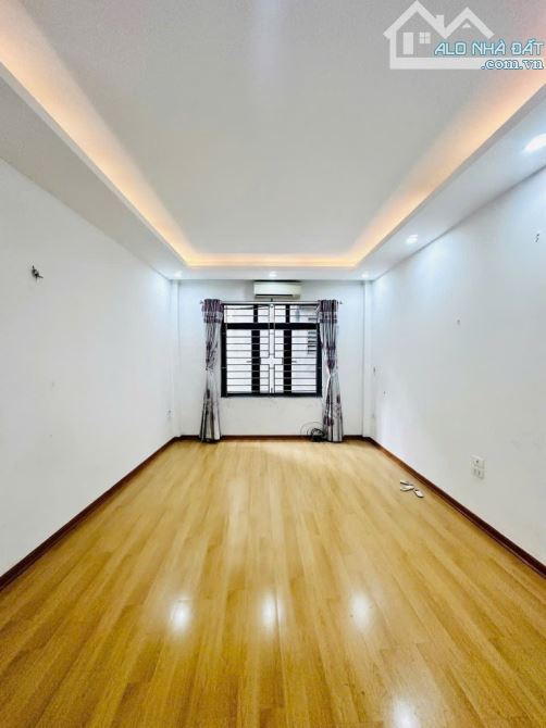 Nhà ngõ nông 3 bước ra phố , lô góc view thoáng ở sướng hàng xóm toàn người thành đạt - 1