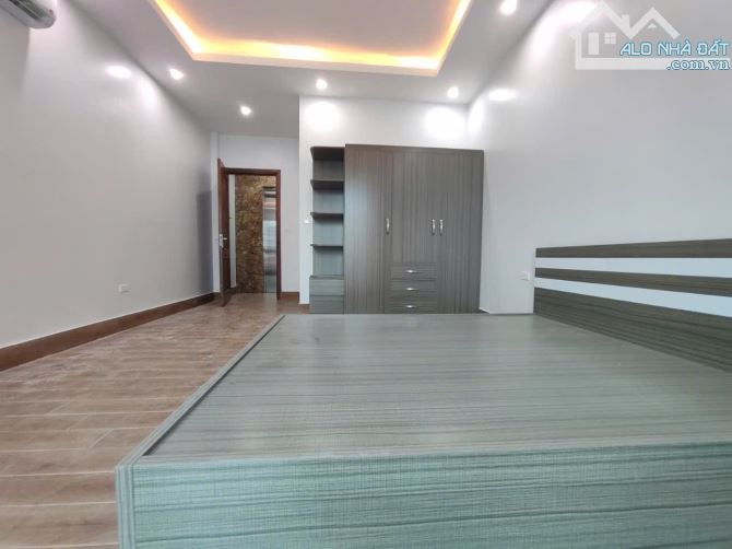 HIẾM ! MẢNH ĐẤT VÀNG MẶT PHỐ MINH KHAI 55M2, 4 TẦNG MT 4.2M, VỈA HÈ Ô TÔ TRÁNH, KINH DOANH - 1