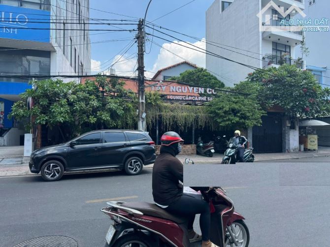 MẶT TIỀN LÊ QUANG ĐỊNH, KHUÔN ĐẤT LƠN, NGANG SIÊU KHỦNG 12M, XÂY 2 HẦM 10 TẦNG, GIÁ RẺ, - 1