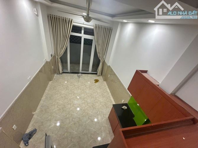 ÔNG VUA PHÂN KHÚC GIÁ RẺ - NHÀ HXH 3 TẦNG - NGAY TRƯỜNG TRẦN QUANG KHẢI - CHỈ 2 TỶ LẺ - 1