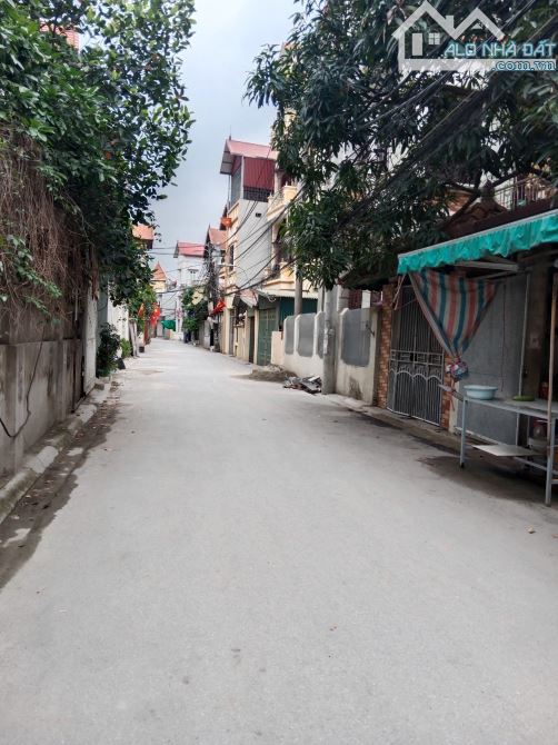 SIÊU PHẨM VÕNG LA - NGÕ THÔNG Ô TÔ - Ô TÔ VÀO - 1 NHÀ RA TỚI MẶT TRỤC CHÍNH KINH DOANH - 1