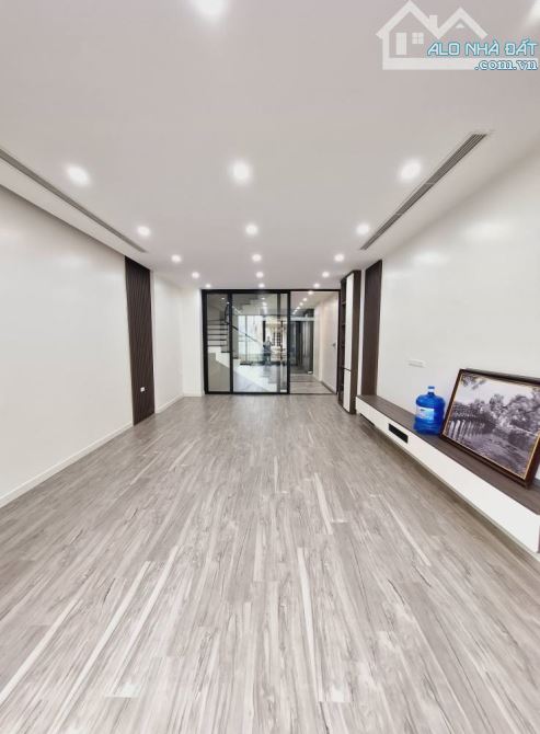 MẶT PHỐ 90M, 6 TẦNG, THANG MÁY NHẬP KHẨU, VỈA HÈ Ô TÔ TRÁNH,  THOÁNG TRƯỚC SAU, KINH DOANH - 12