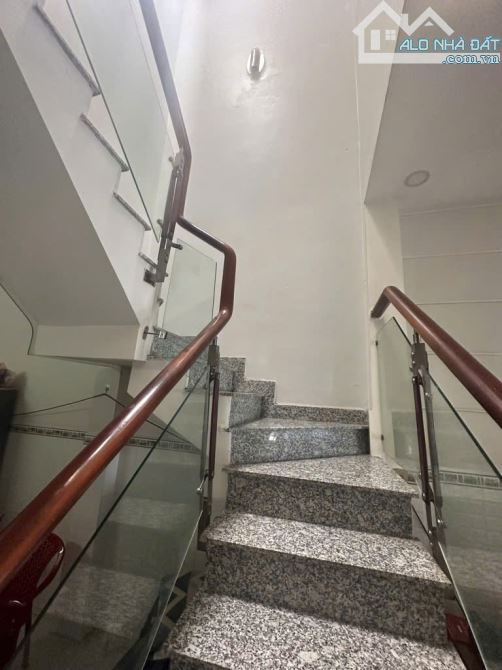 "Bán nhà 2 tầng - Đường số 8 - Tăng Nhơn Phú B - Quận 9 . Giá nhỉnh :5.xtỷ .Diện tích: 58m - 2