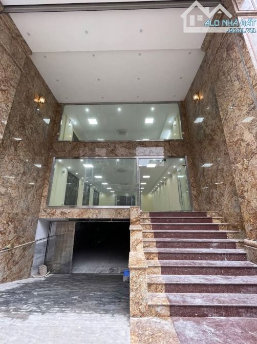TÒA VĂN PHÒNG MỚI TINH - MẶT PHỐ - ĐỐNG ĐA - 4 THOÁNG - 270M2 - 8 TẦNG CÓ HẦM - 140 TỶ - 2