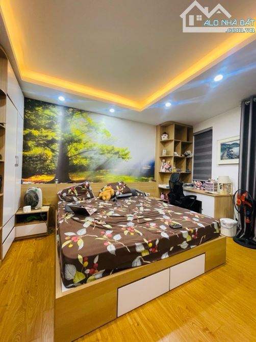 BÁN NHÀ LÔ GÓC PHỐ NGUYỄN KHANG - 46M2 - 6T THANG MÁY - MT 5.4 - NHÀ CỰC ĐẸP - GIÁ 15 TỶ - 2