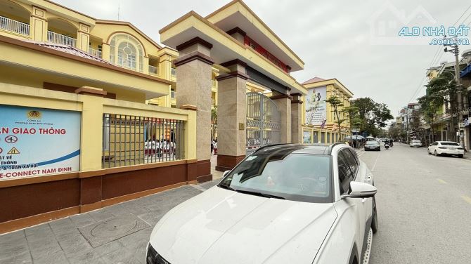 BÁN NAHF 3 TẦNG KHU VỰC BẾN NGỰ - TP NAM ĐỊNH - 2