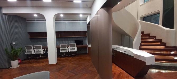 BÁN NHÀ TRUNG KÍNH – PHÂN LÔ Ô TÔ TRÁNH – FULL NỘI THẤT GỖ HƯƠNG – GIÁ ĐẸP - 2