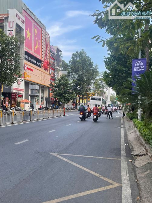 NGANG LỚN 10M... MT Nguyễn Tri Phương, Q.10 - 288m2 (9 x 32) - 4 Tầng - 280Tr/Th - 75.2 Tỷ - 2