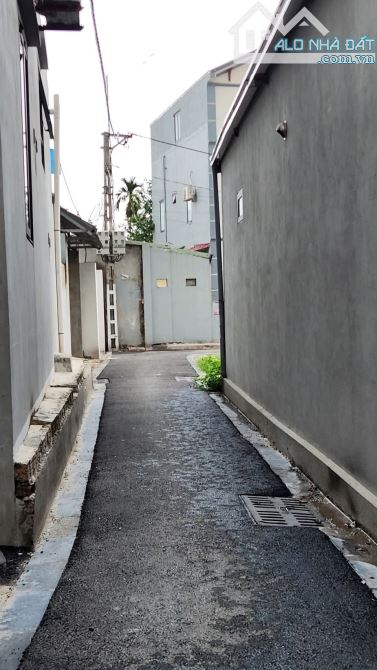 Bán đất tặng nhà C4 65m gần hồ điều hòa Nam Hồng Đông Anh. Chỉ 3.2 tỷ - 2