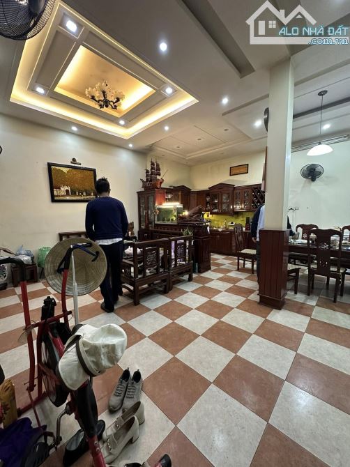 Nhà dân xây, gần phố, mặt ngõ, kinh doanh tốt, nhiều tiện ích,  DT 53m2, Gía bán 11.2 tỷ. - 2