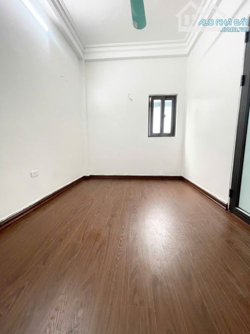 22m2 x5 tầng , Ngõ Nông Thông Thoáng Sáng , Gần Ô Tô - 2