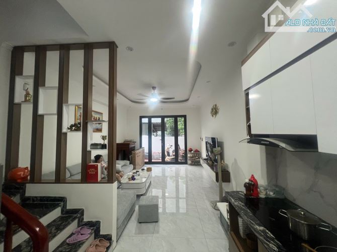 BÁN NHÀ GIANG BIÊN 36M2 5T Ô TÔ ĐỖ CẠNH NHÀ, HÀNG XÓM VINCOM LONG BIÊN 5.X TỶ - 2