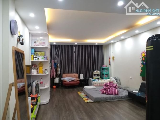 Bán Nhà Vũ Hữu Hai Mặt Ngõ Ô Tô Tránh Chỉ 200tr/m2 - 2
