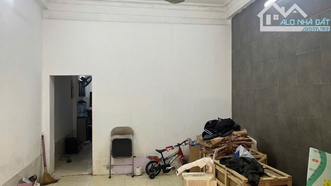 ĐỘI CẤN - BÁN ĐẤT TẶNG NHÀ - OTO ĐỖ CỬA VÀO NHÀ - BÀI ĐỖ SIÊU XE CỰC RỘNG - 2