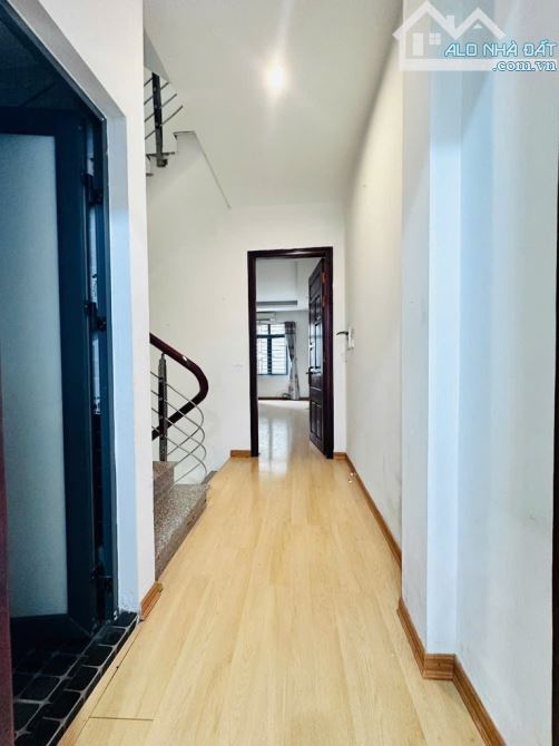 Nhà ngõ nông 3 bước ra phố , lô góc view thoáng ở sướng hàng xóm toàn người thành đạt - 2