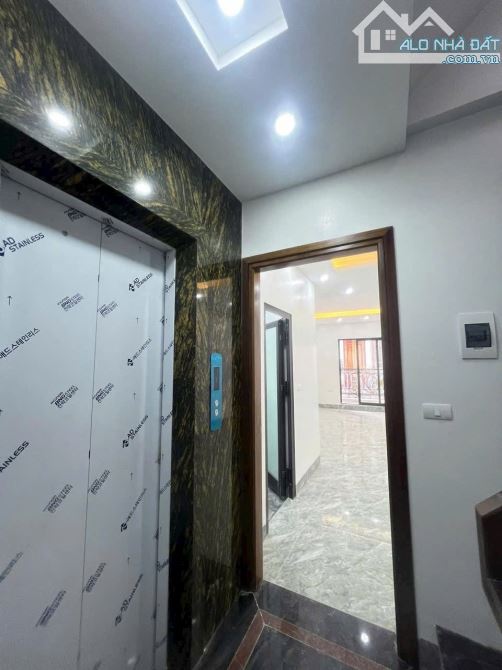 NGUYỄN ĐÌNH HOÀN 6 TẦNG THANG MÁY _ NHĨA ĐÔ - CẦU GIẤY- 45 - XÂY MỚI - GARA Ô TÔ - VỈA HÈ - 1