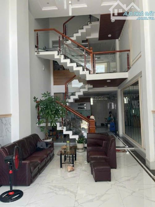 NHÀ 5 tầng Đường HÀ HUY GIÁP / P. Thạnh Lộc, Quận.12 dt 63m2 (4mx16m) Hẻm 12m  💵 6,3tỷ. - 2